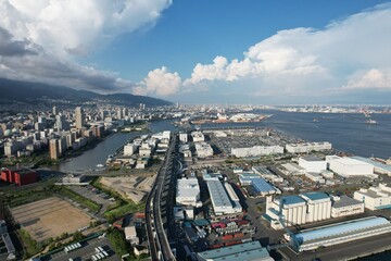 湾岸線と神戸風景