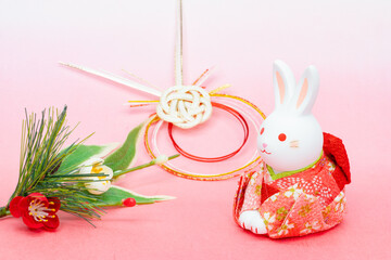 写真素材:令和5年・2023年の干支は卯（う・うさぎ）　卯年の年賀状素材（和風、和紙、千代紙、お正月小物等）