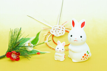 写真素材:令和5年・2023年の干支は卯（う・うさぎ）　卯年の年賀状素材（和風、和紙、千代紙、お正月小物等）