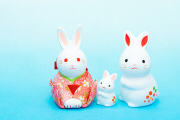 写真素材:令和5年・2023年の干支は卯（う・うさぎ）　卯年の年賀状素材（和風、和紙、千代紙、お正月小物等）