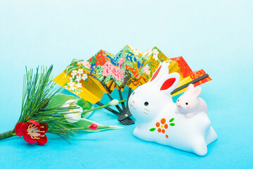 写真素材:令和5年・2023年の干支は卯（う・うさぎ）　卯年の年賀状素材（和風、和紙、千代紙、お正月小物等）