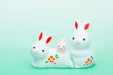 写真素材:令和5年・2023年の干支は卯（う・うさぎ）　卯年の年賀状素材（和風、和紙、千代紙、お正月小物等）