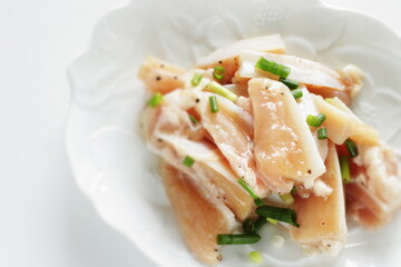 Freshness chicken soft bone marinated with starch and spring onion