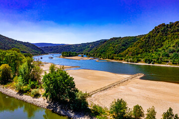 Burg Pfalzgrafenstein bei Niedrigwasser im August 2022