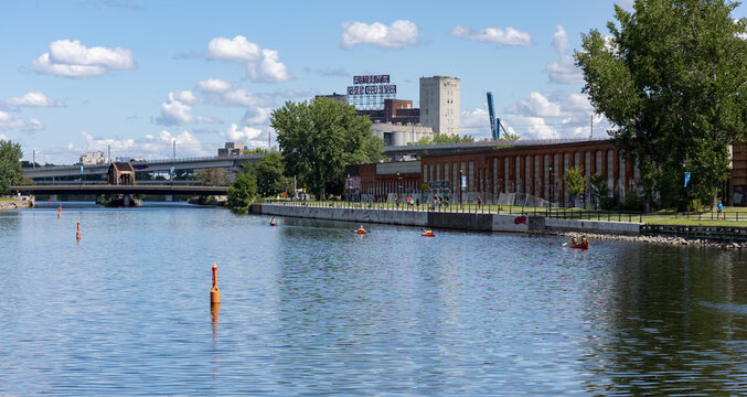 Embarcations sur le canal Lachine