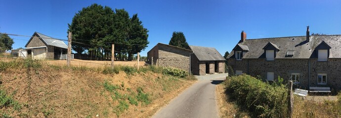 Ferme au lieu-dit Bois de mont sur La Haie-Traversaine en Mayenne France