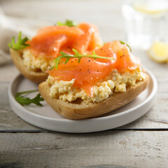 Scrambled eggs on toast with smoked salmon