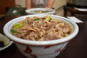 舞鶴、食堂、大衆食堂、うどん、肉うどん