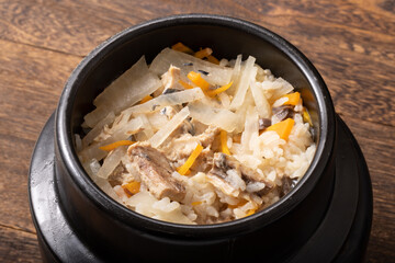 鯖の炊き込みご飯　鯖の釜飯　(さばの水煮缶)