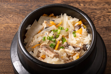 鯖の炊き込みご飯　鯖の釜飯　(さばの水煮缶)