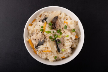 鯖の炊き込みご飯　(さばの水煮缶)