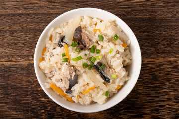 鯖の炊き込みご飯　(さばの水煮缶)