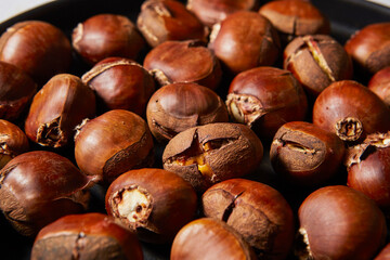 Grilled chestnuts, roasted chestnuts	