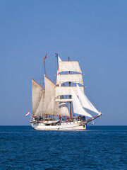 Fototapeta na wymiar Segelschiff auf der Ostsee während der Hanse Sail in Rostock
