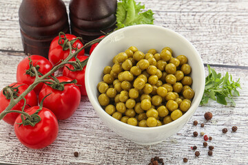Canned sweet green peas conserve