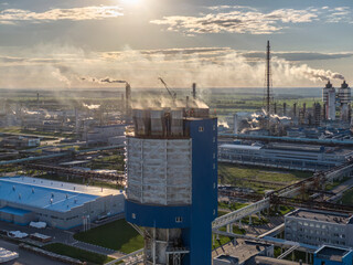 Obraz premium Aerial view of big chemical plant.
