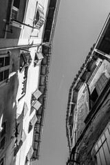 Gasse in der Altstadt von Rovinj, Blick nach oben