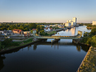 Fototapeta premium Eisenbahnklappbrücke