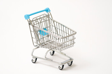 白背景のショッピングカート　ショッピングイメージ