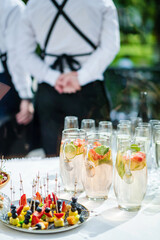 Obraz na płótnie Canvas catering drinks - champagne on the table