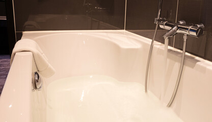 Bath filling up with water