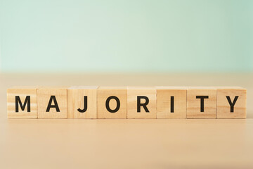 多数派・過半数のイメージ｜「MAJORITY」と書かれたブロック
