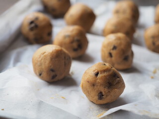chocolate chip cookies dough