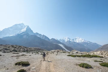 Cercles muraux Makalu vue depuis Kala Patthar des montagnes de l& 39 himalaya avec de beaux nuages sur le ciel et le glacier de Khumbu, chemin vers le camp de base du mont Everest, vallée de Khumbu, parc national de Sagarmatha, Népal.