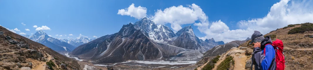 Crédence de cuisine en verre imprimé Ama Dablam vue depuis Kala Patthar des montagnes de l& 39 himalaya avec de beaux nuages sur le ciel et le glacier de Khumbu, chemin vers le camp de base du mont Everest, vallée de Khumbu, parc national de Sagarmatha, Népal.