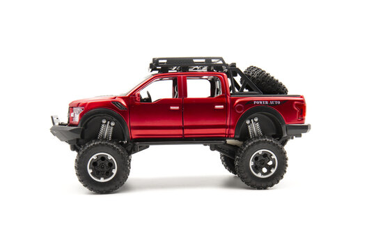 Ford Monster Truck - 1-24 Scale Diecast Model Toy Car - side view - on white background