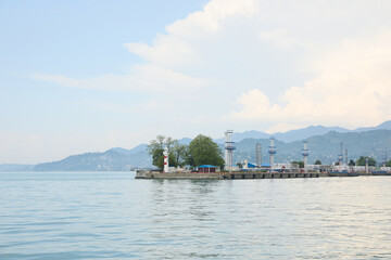 Naklejka premium Beautiful view of sea coast with lighthouse