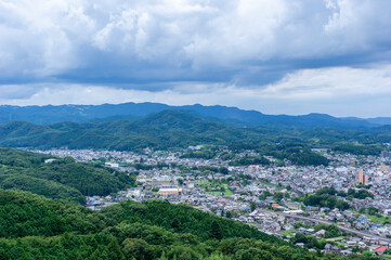 Fototapeta na wymiar 仙元山見晴らしの丘公園の展望台から望む小川町の景色