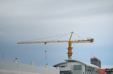 Construction with construction cranes