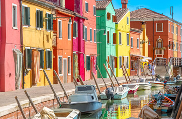 Fototapeta na wymiar Maisons colorées à Burano, Venise, Italie. 