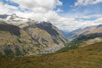 Fototapeta na wymiar Vue sur Zermatt