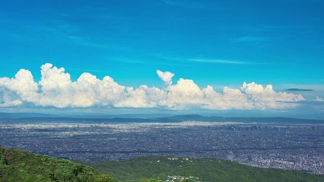 積雲の流れと大阪平野北部のタイムラプス動画