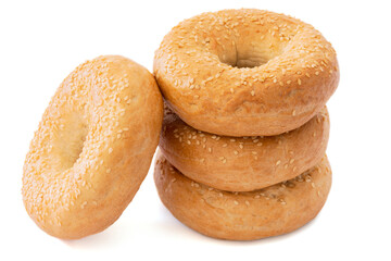 pain bagel en gros plan isolé sur un fond blanc
