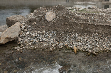 construction aggregate in river regulation