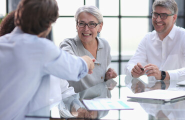 Obraz premium discussion of successful business people in the office