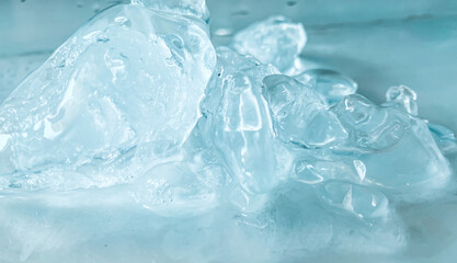 The ice cube shape has been adjusted to add color,It will help refresh and make you feel good.