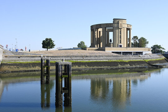 Belgique Flandre Nieuwpoort Nieuport monument roi Albert premier 1 I guerre 14 18 Yser