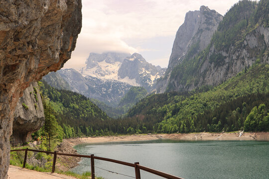 Wanderparadies Gosauseen; Blick vom Vorderen Gosausee zum Dachstein (Torstein und Gosaugletscher) © holger.l.berlin