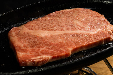 高級グリルステーキ Thick cut luxury fresh beef steak