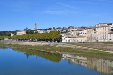 Fototapeta na wymiar Joli village de La Réole en Gironde - France