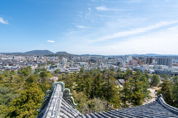 島根城の天守から見る春の松江市街の風景