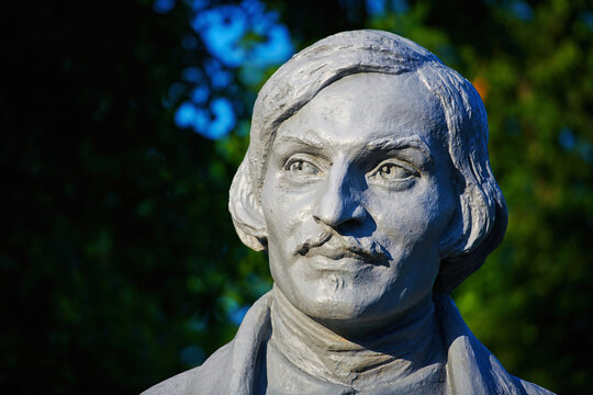 Brest, Belarus. Jun 2022. Nikolai Gogol - bust of famous writer. Nikolai Vasilievich Gogol - novelist, great writer and playwright of Ukrainian origin. Mykola Gogol statue on Gogol street in Brest
