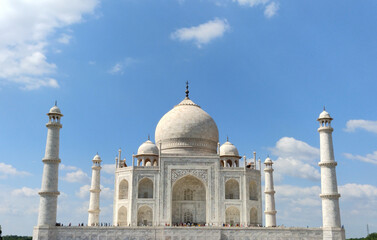 Fototapeta na wymiar Taj Mahal Agra Front View