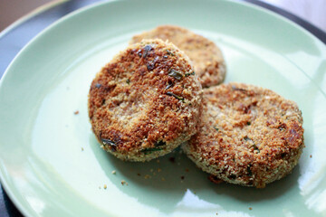 buckwheat patty burger - Buchweizen Bratling