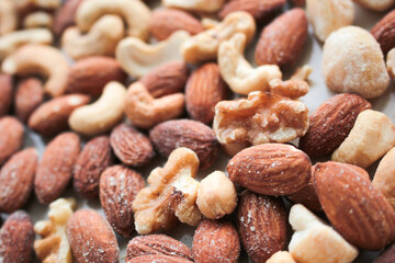 ミックスナッツ