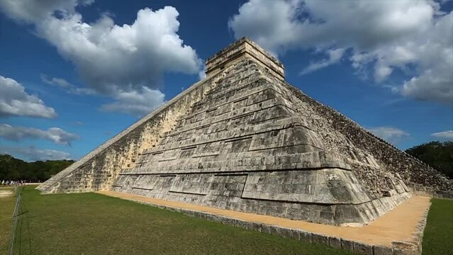 Maya pyramid of Kukulkan, Chichen Itza, Mexico.